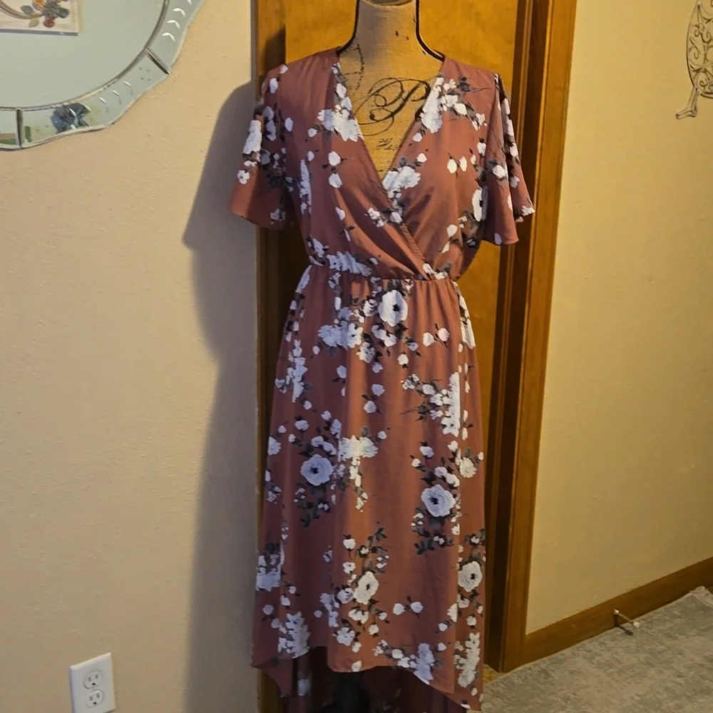 WEST KEI Floral Hi-Lo Dress in Dusty Pink - Picture 1 of 11